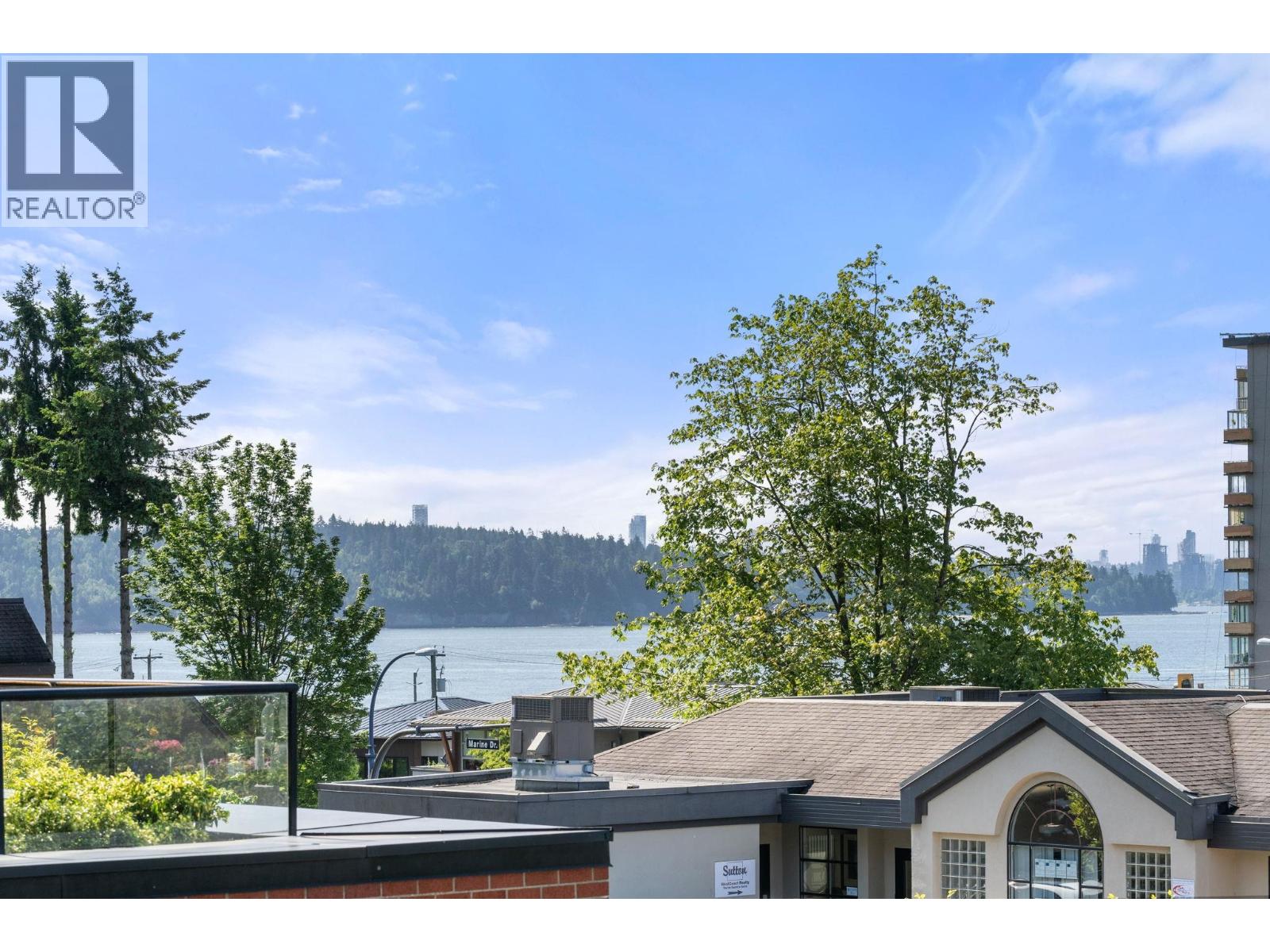 201 2408 HAYWOOD AVENUE, West Vancouver