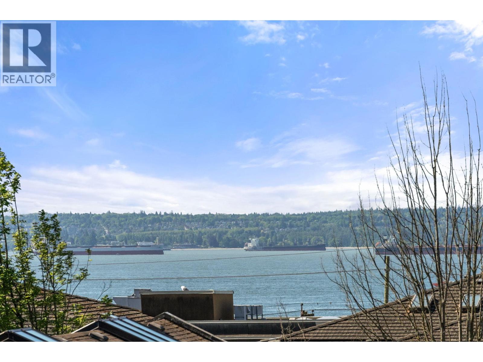 201 2408 HAYWOOD AVENUE, West Vancouver