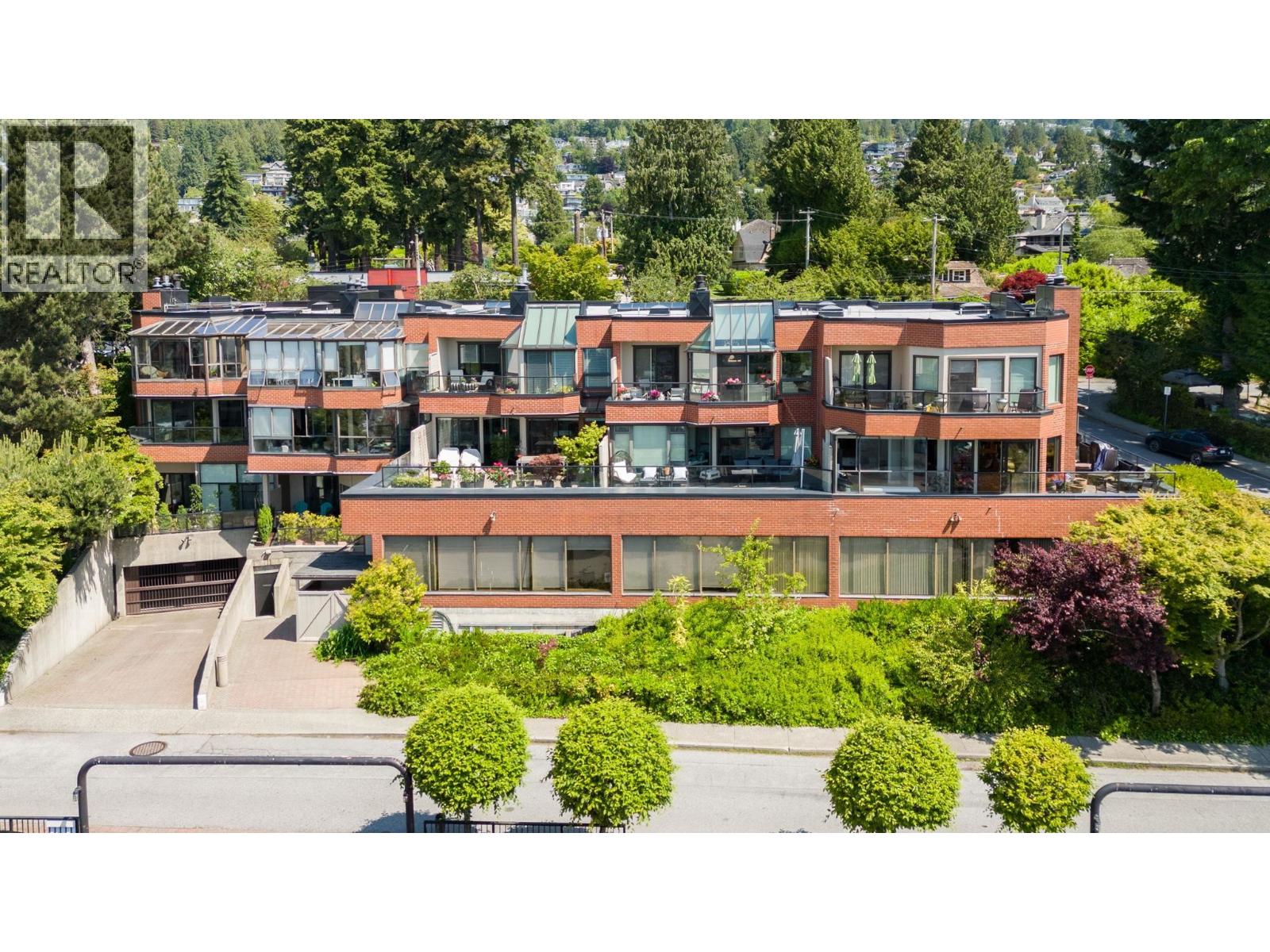 201 2408 HAYWOOD AVENUE, West Vancouver