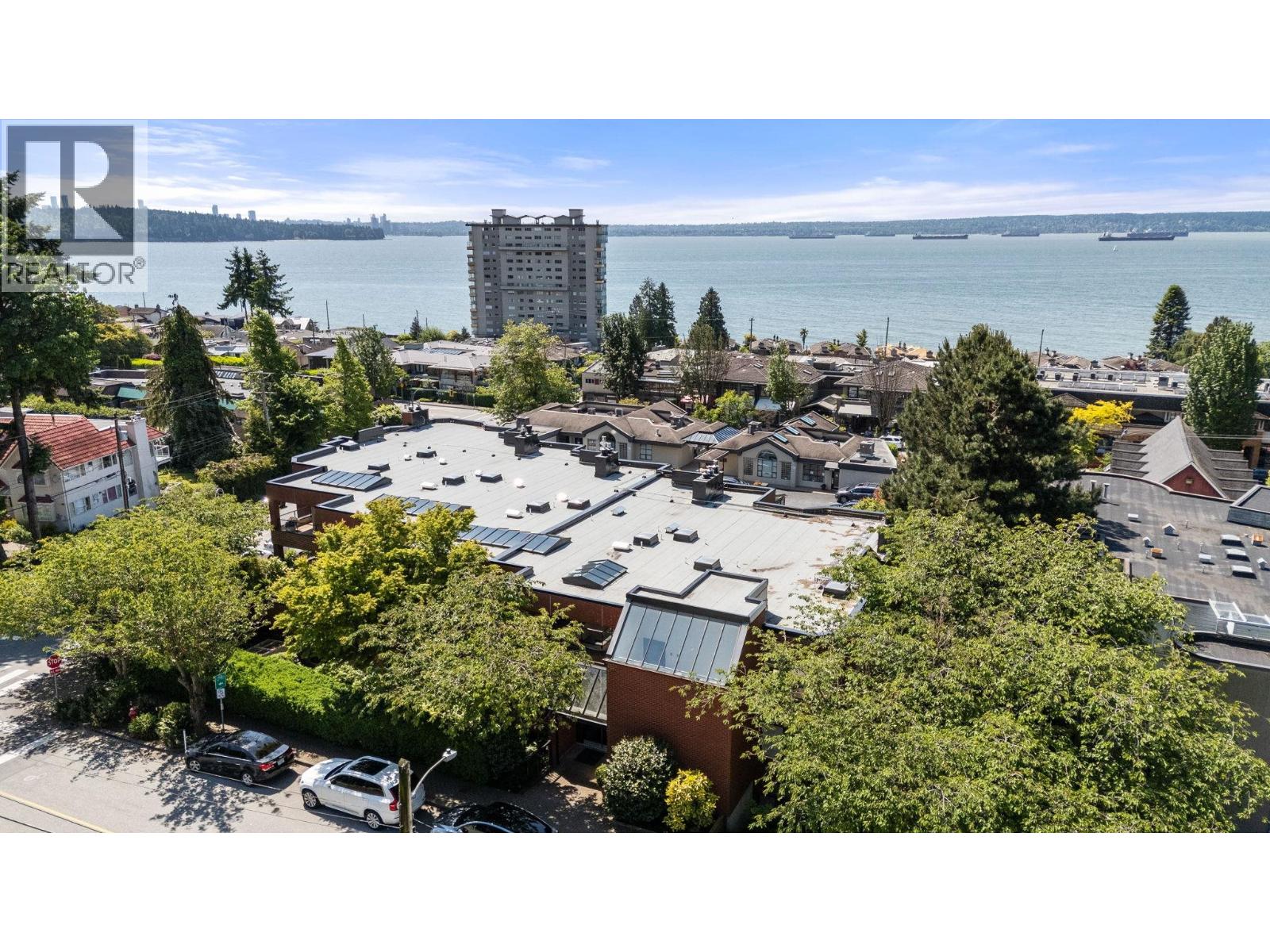 201 2408 HAYWOOD AVENUE, West Vancouver
