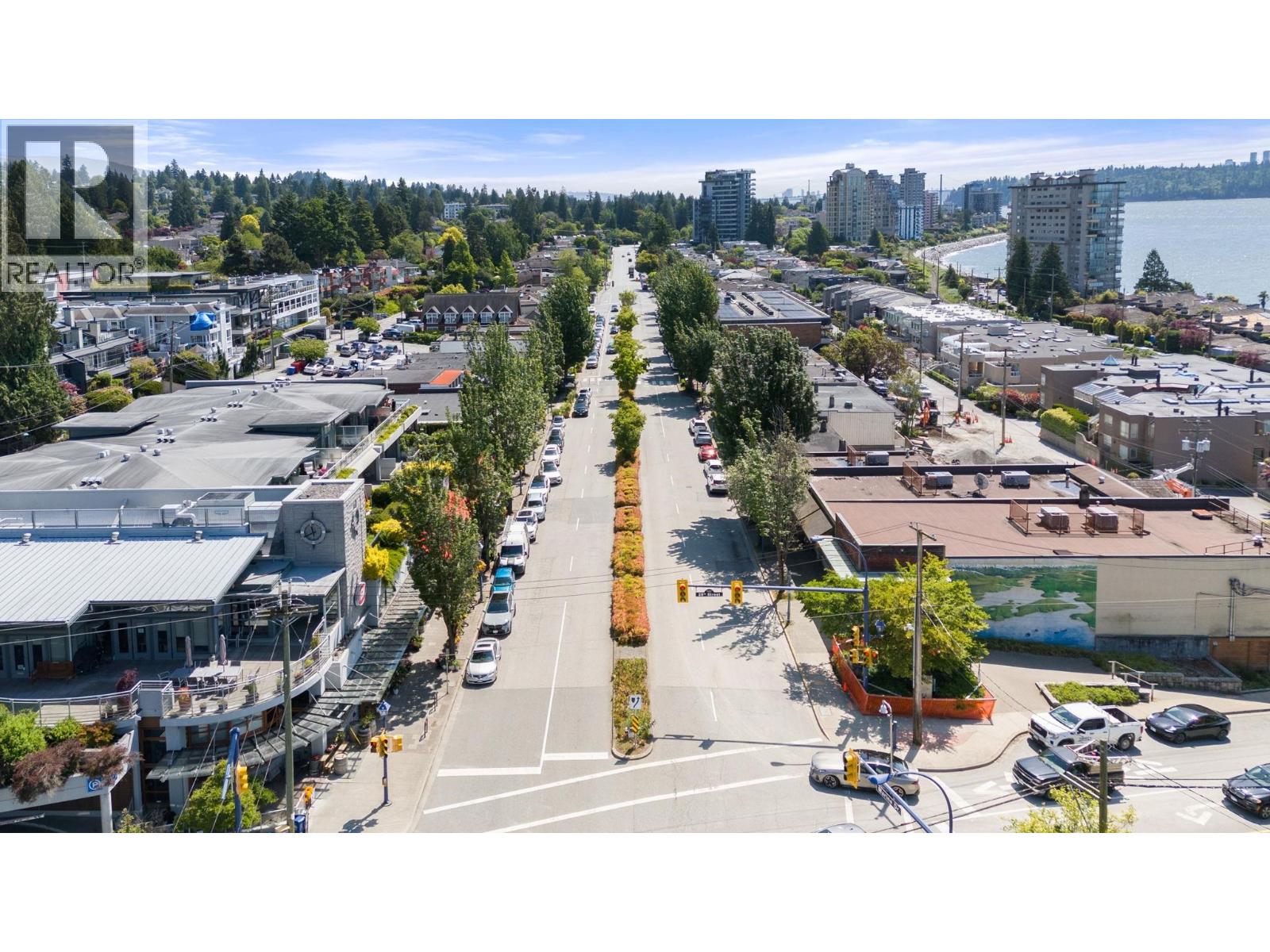 201 2408 HAYWOOD AVENUE, West Vancouver