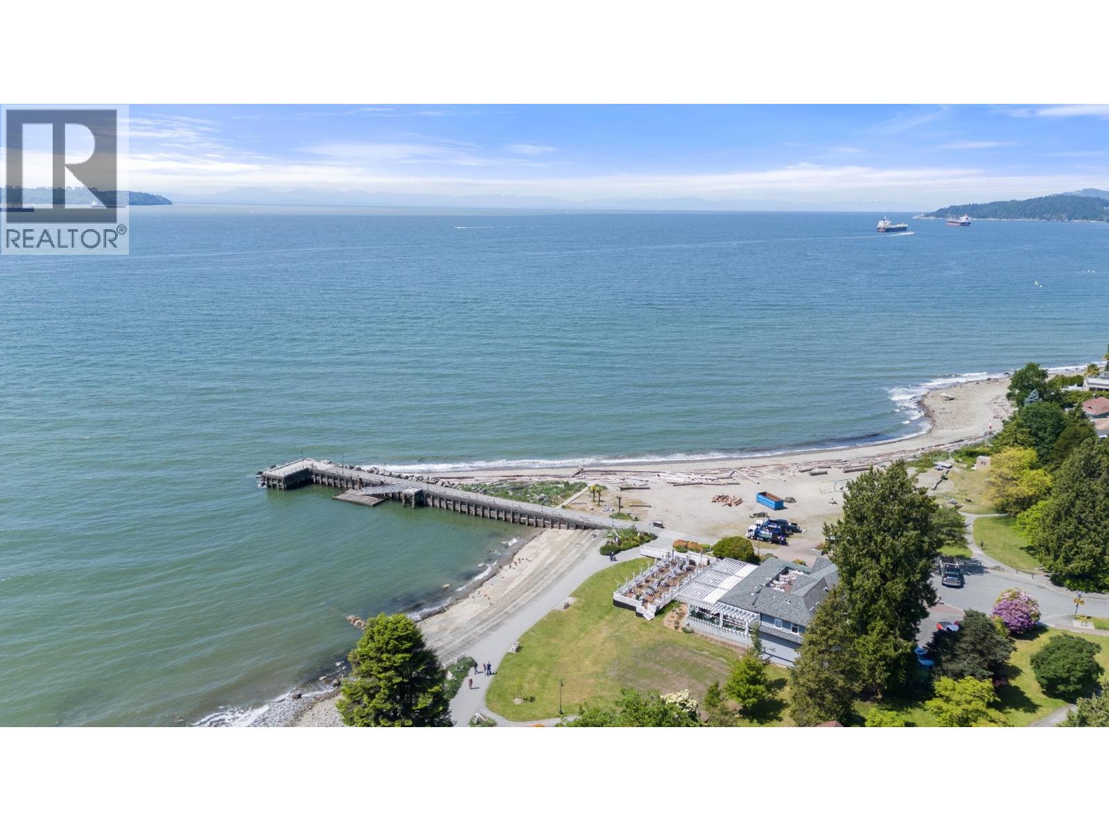 201 2408 HAYWOOD AVENUE, West Vancouver