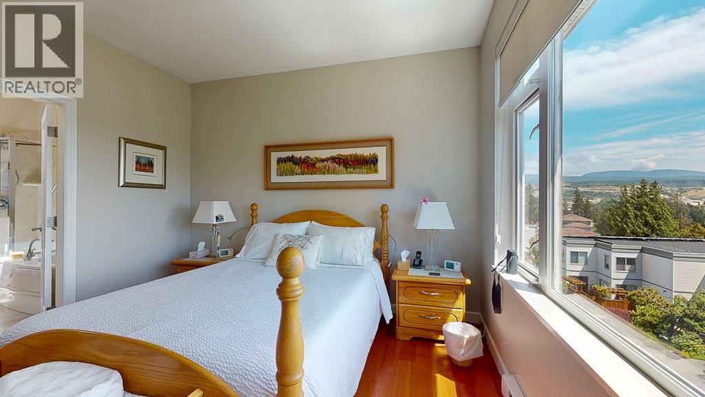 11 5780 TRAIL AVENUE, Sechelt