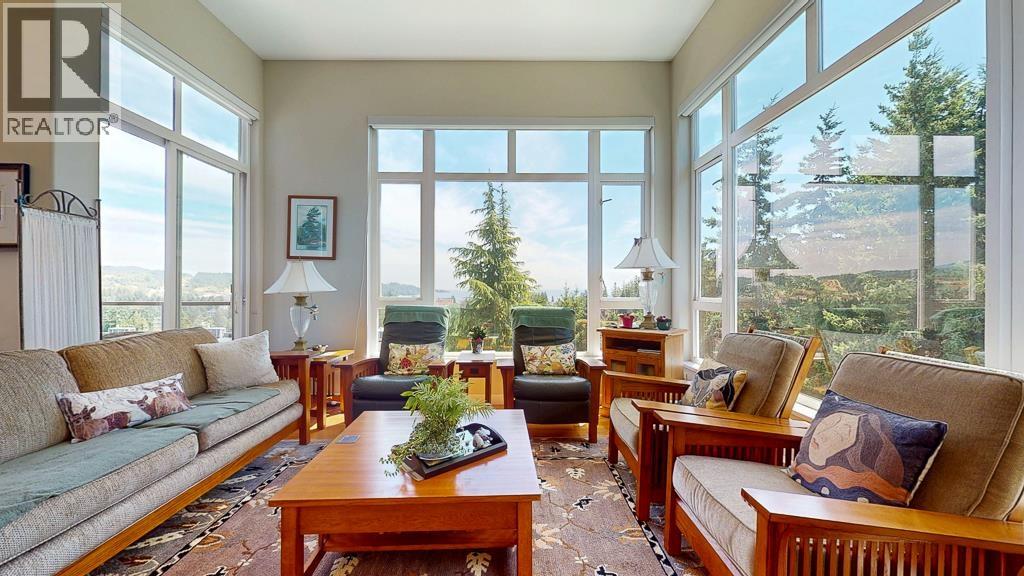 11 5780 TRAIL AVENUE, Sechelt