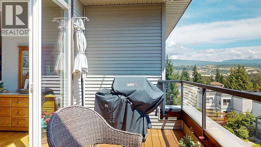 11 5780 TRAIL AVENUE, Sechelt