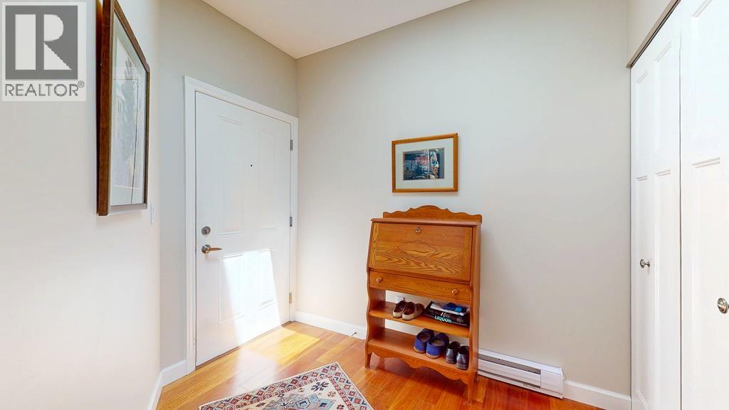 11 5780 TRAIL AVENUE, Sechelt