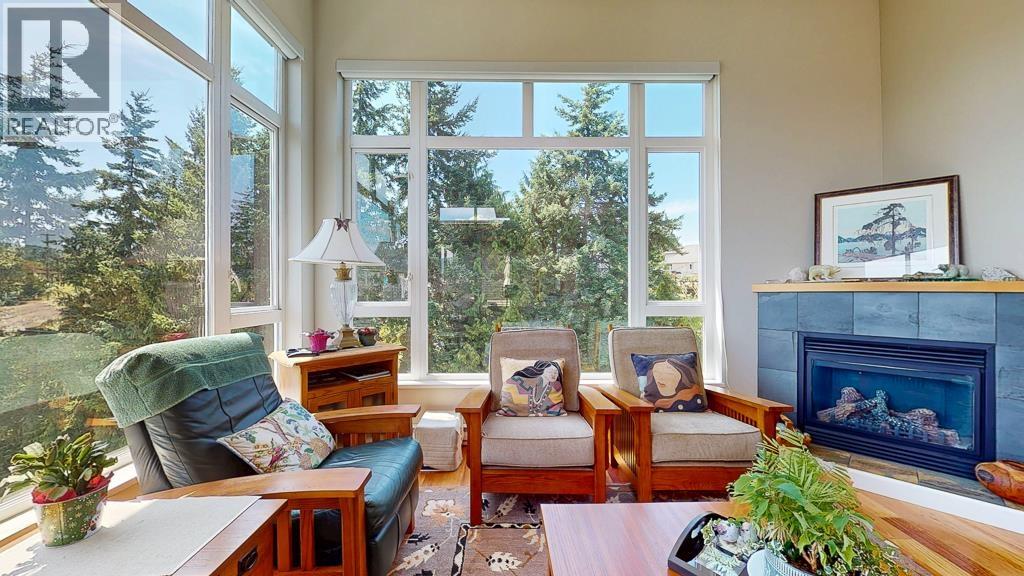 11 5780 TRAIL AVENUE, Sechelt