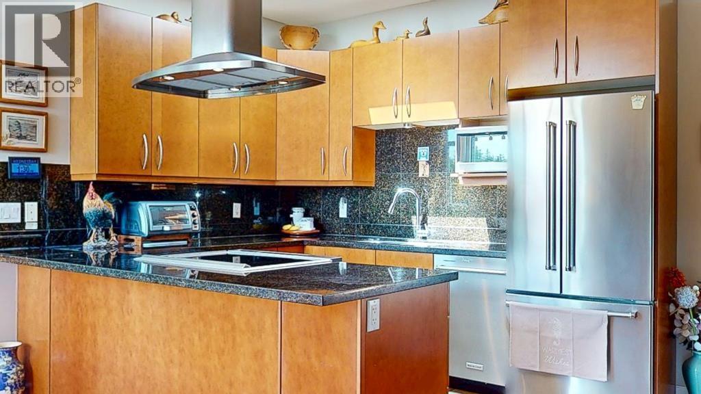 11 5780 TRAIL AVENUE, Sechelt