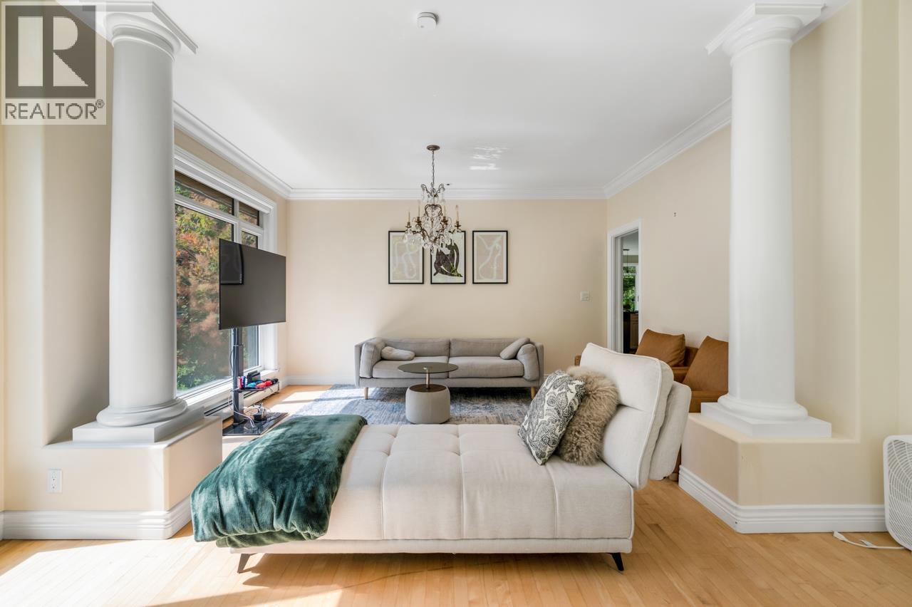 520 HADDEN DRIVE, West Vancouver