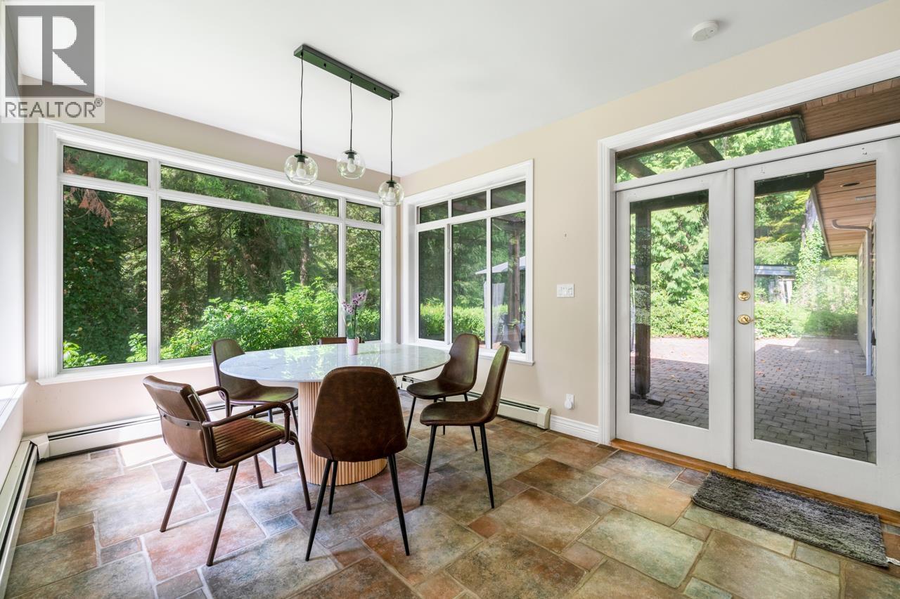 520 HADDEN DRIVE, West Vancouver