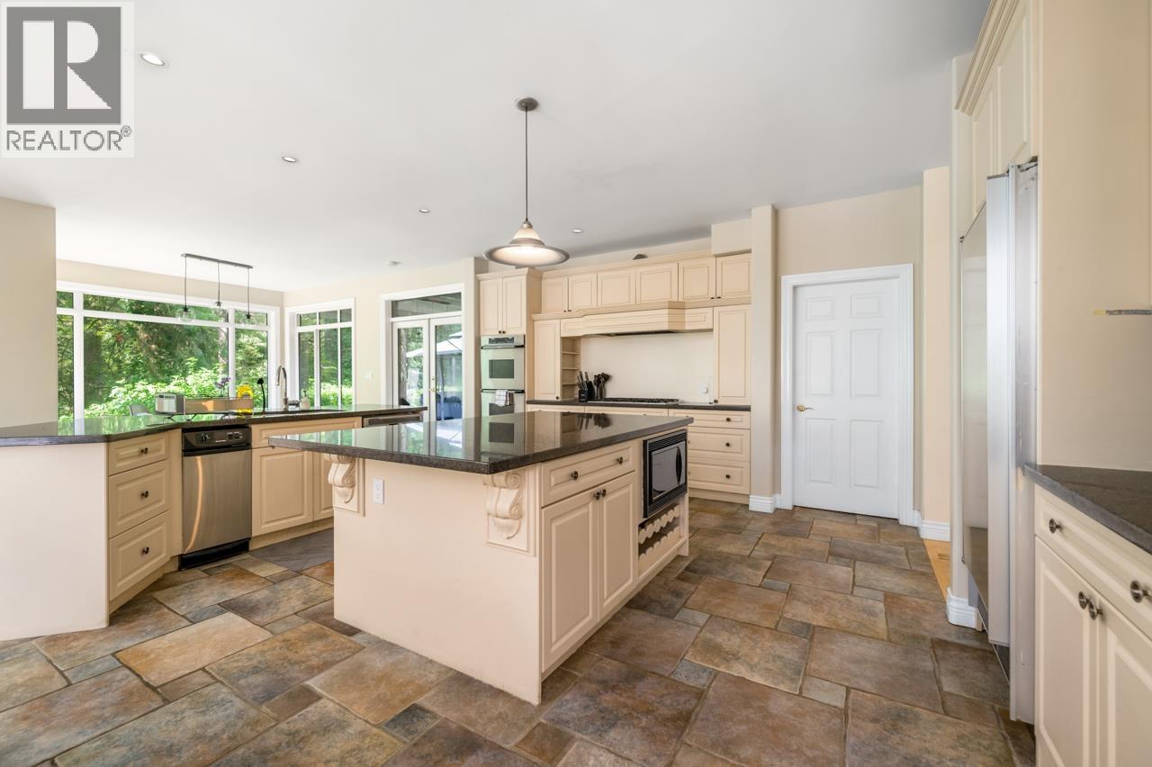 520 HADDEN DRIVE, West Vancouver