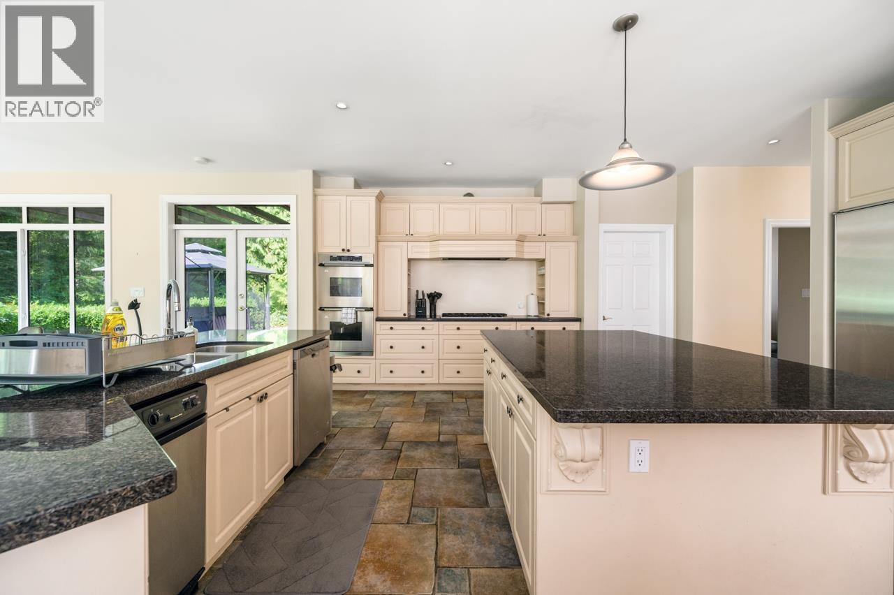 520 HADDEN DRIVE, West Vancouver