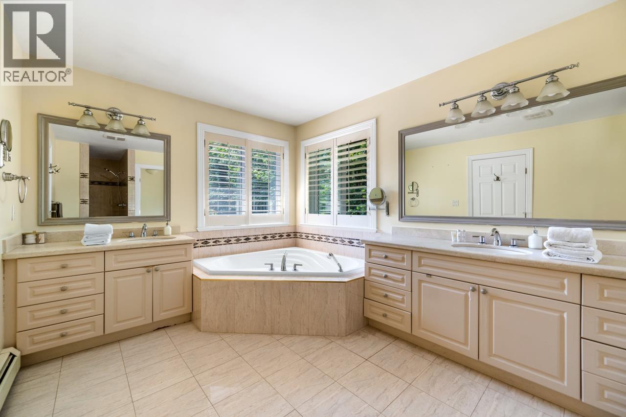 520 HADDEN DRIVE, West Vancouver