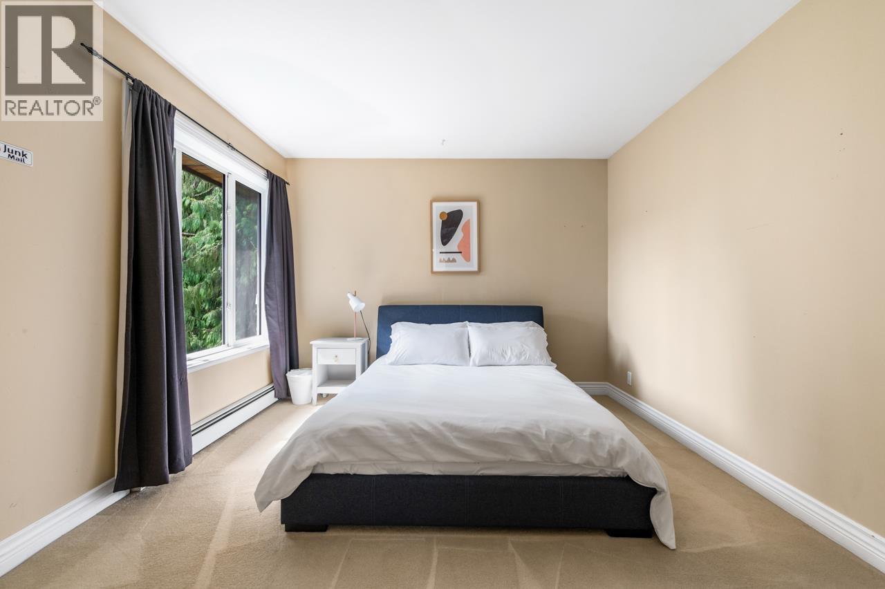 520 HADDEN DRIVE, West Vancouver