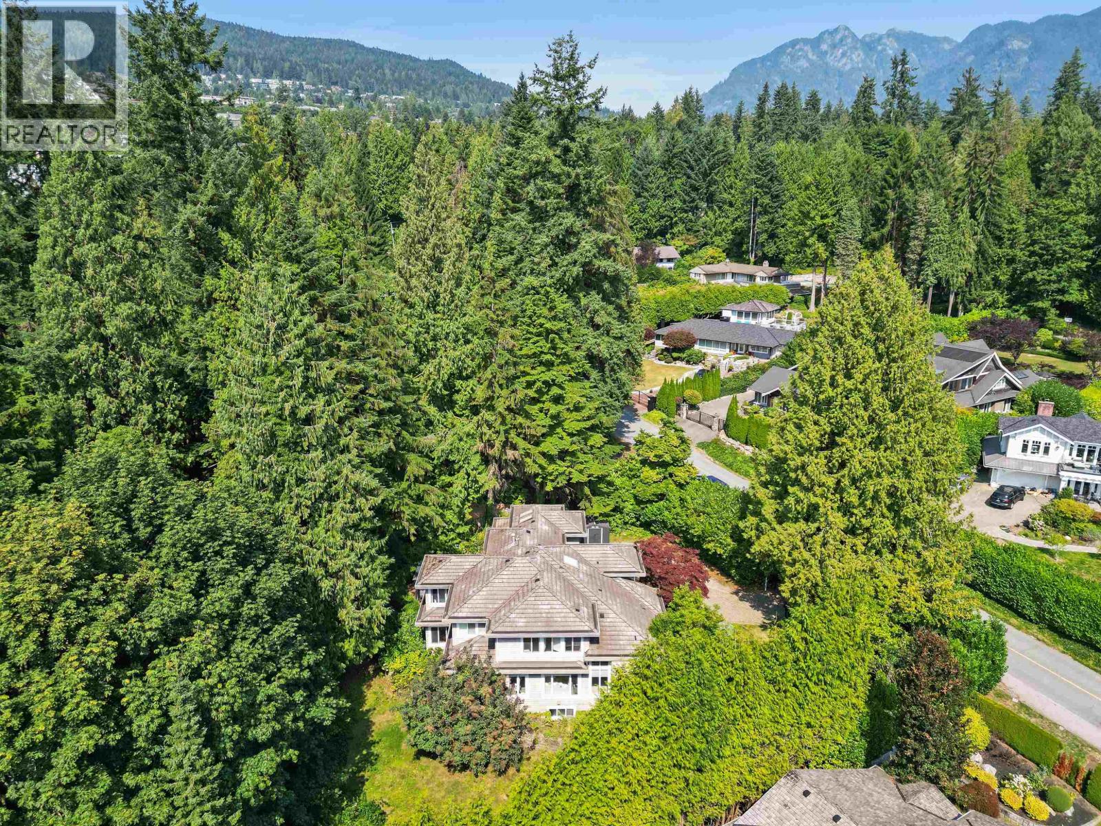 520 HADDEN DRIVE, West Vancouver