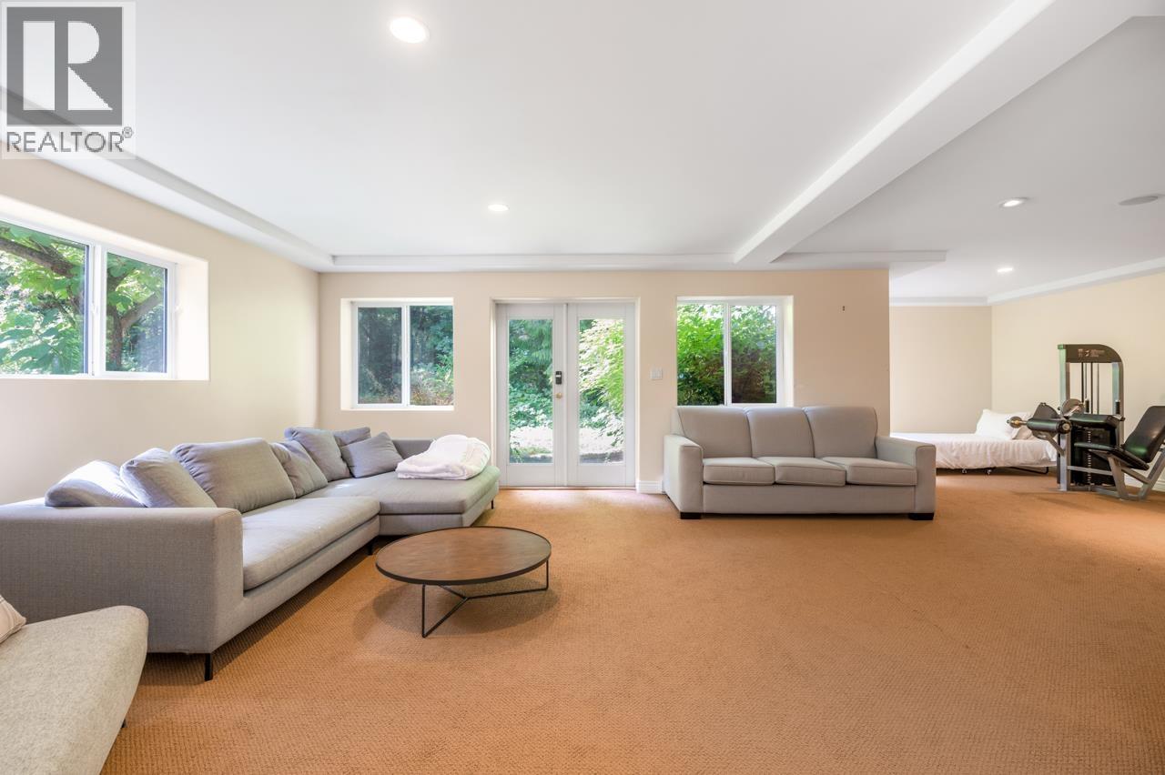 520 HADDEN DRIVE, West Vancouver