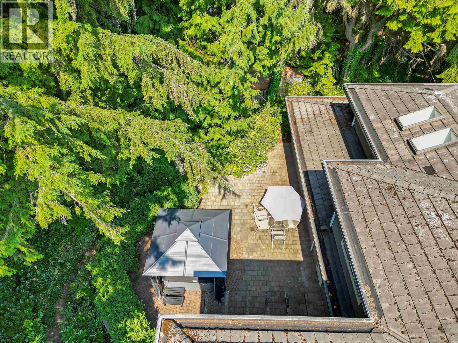 520 HADDEN DRIVE, West Vancouver