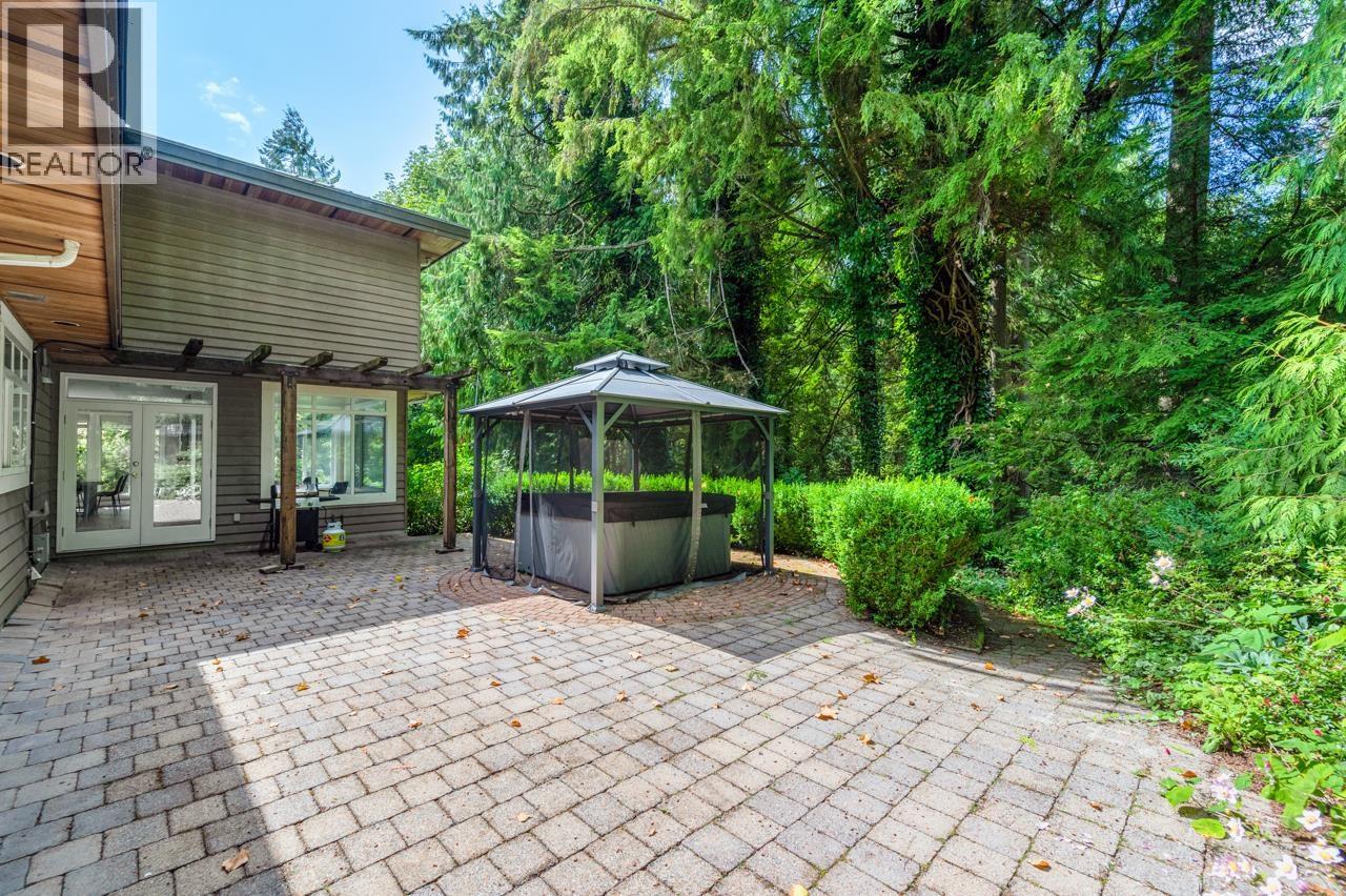 520 HADDEN DRIVE, West Vancouver