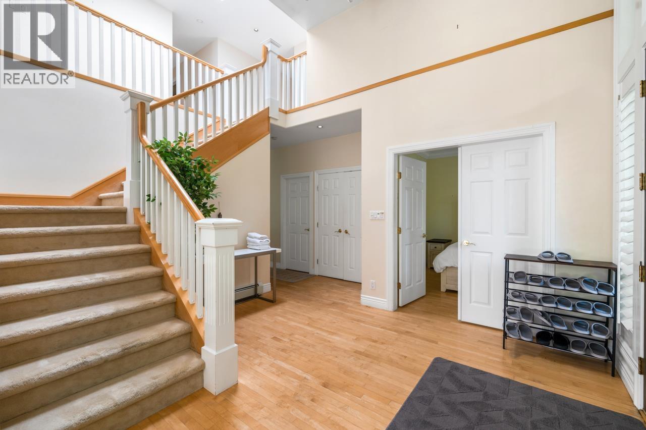 520 HADDEN DRIVE, West Vancouver