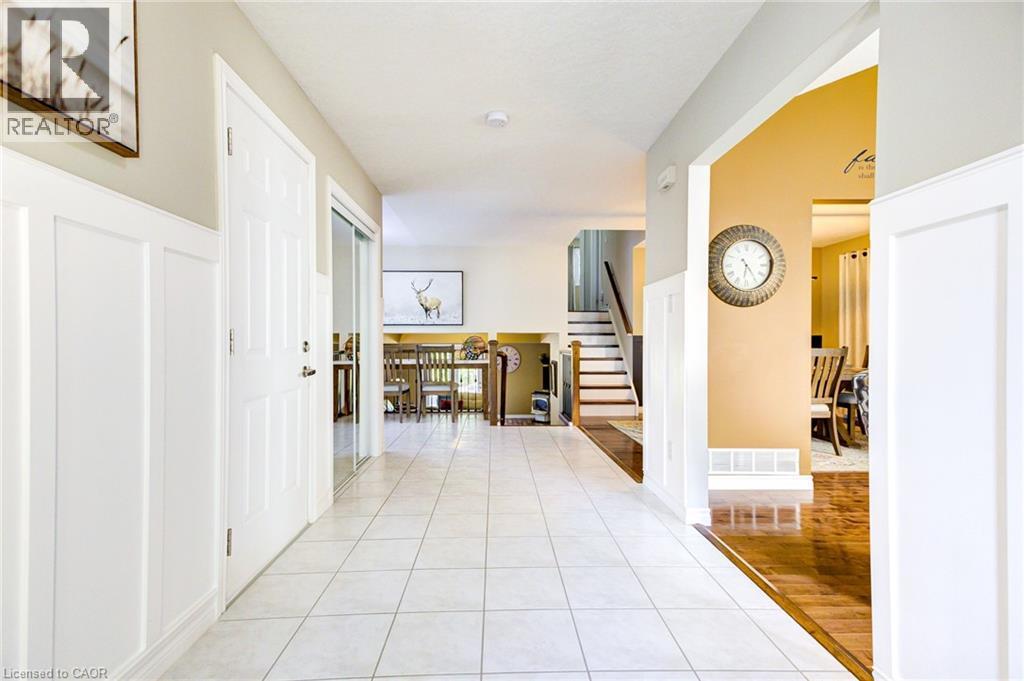 Photo 7 of 122 Westcliff Way, Cambridge ON