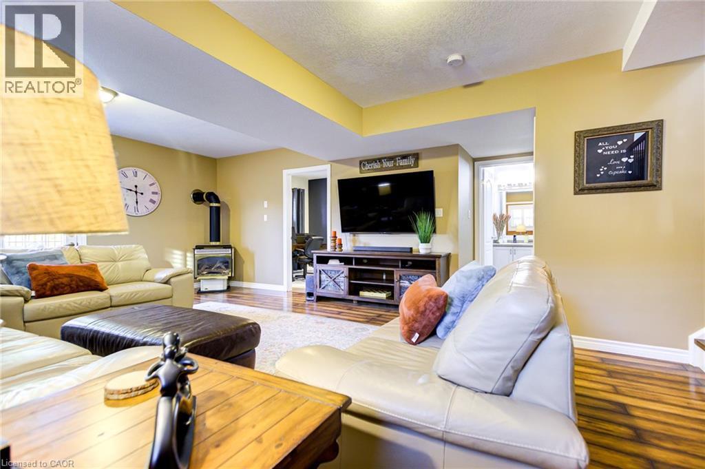 Photo 32 of 122 Westcliff Way, Cambridge ON