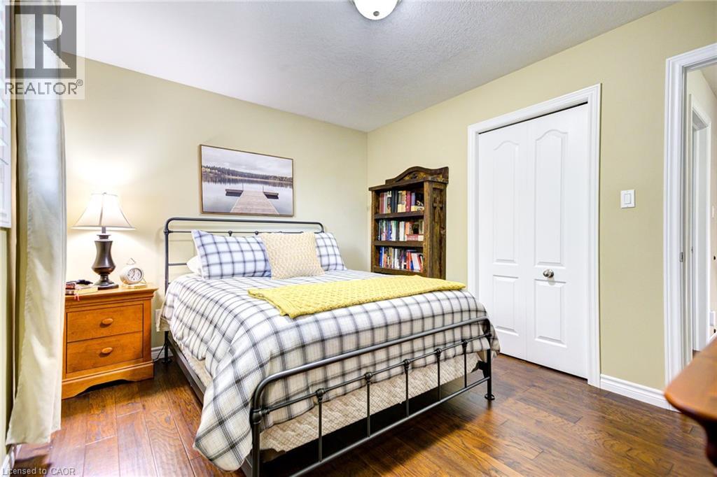 Photo 28 of 122 Westcliff Way, Cambridge ON