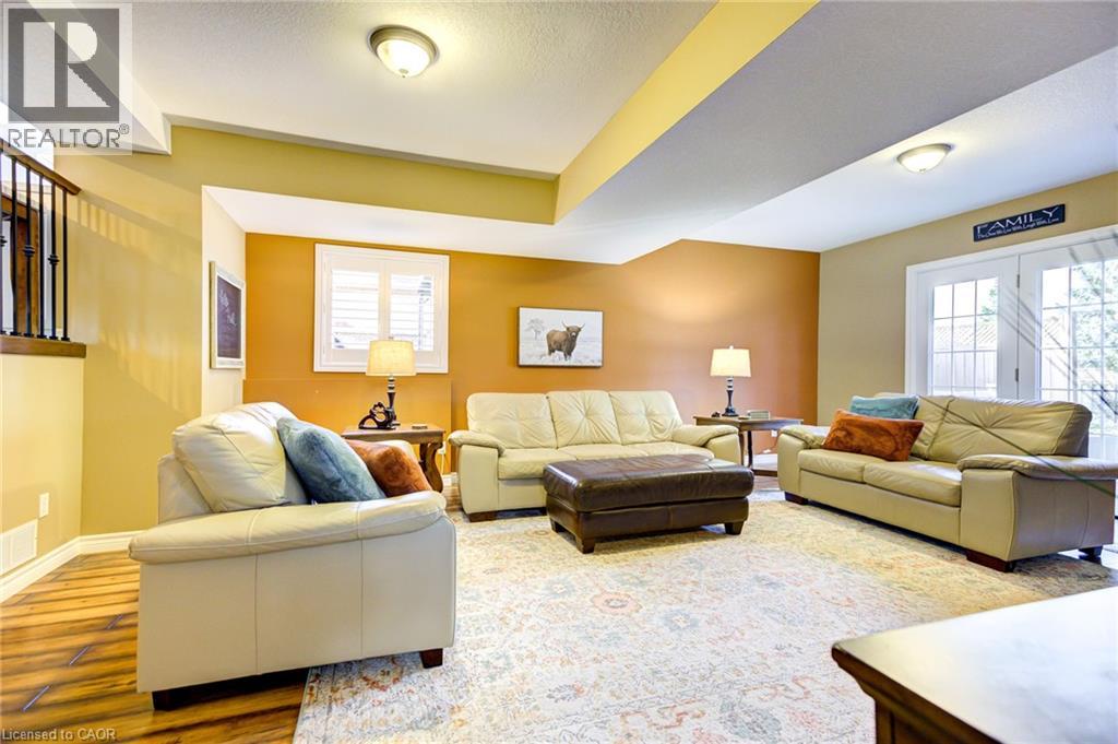 Photo 30 of 122 Westcliff Way, Cambridge ON