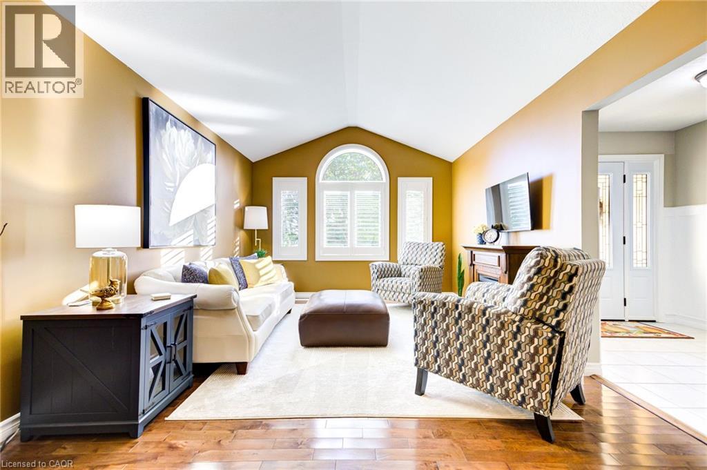Photo 9 of 122 Westcliff Way, Cambridge ON