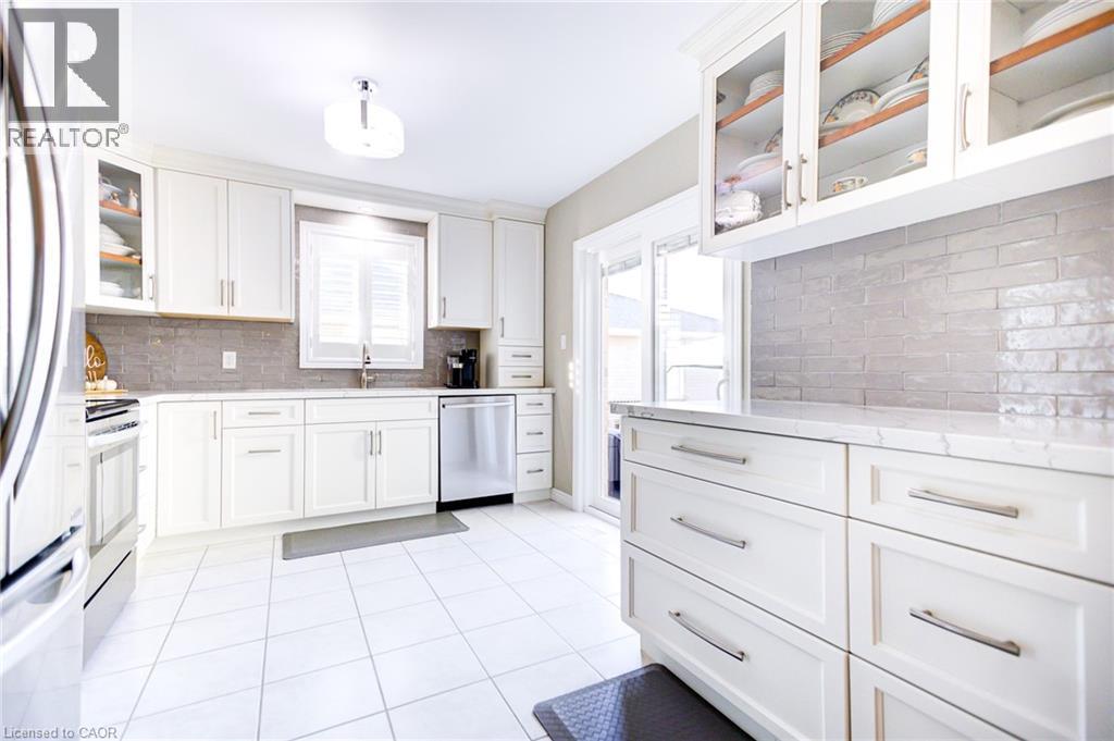 Photo 19 of 122 Westcliff Way, Cambridge ON