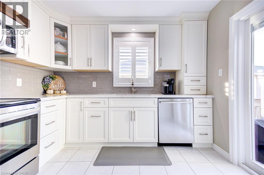 Photo 20 of 122 Westcliff Way, Cambridge ON