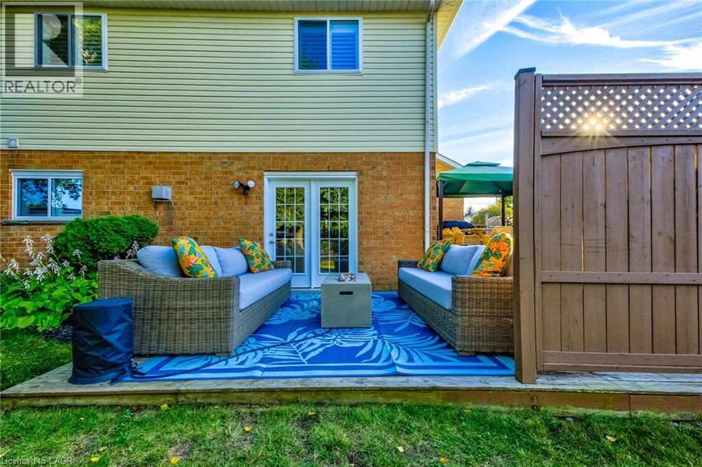 Photo 39 of 122 Westcliff Way, Cambridge ON