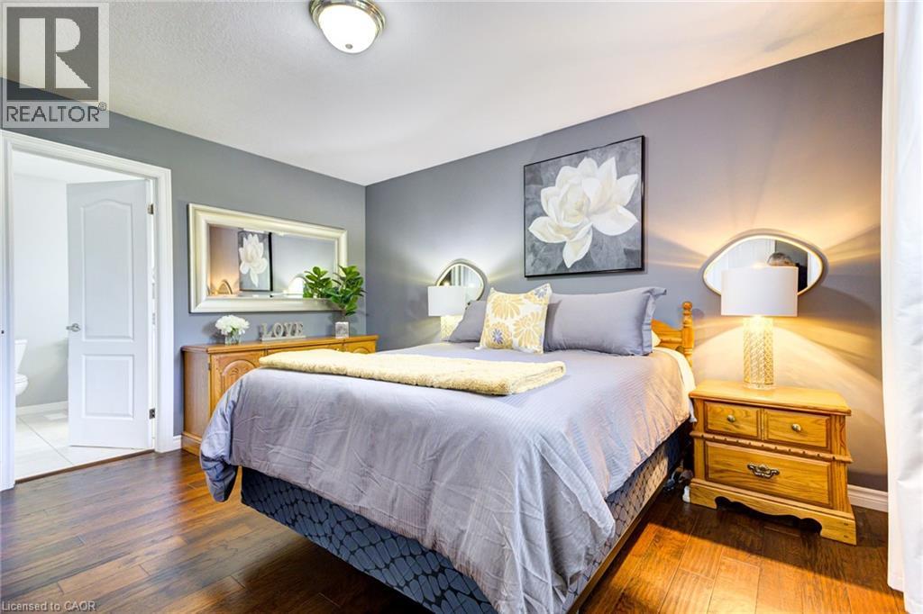 Photo 24 of 122 Westcliff Way, Cambridge ON