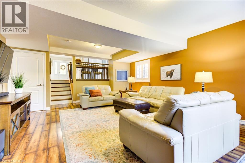 Photo 33 of 122 Westcliff Way, Cambridge ON