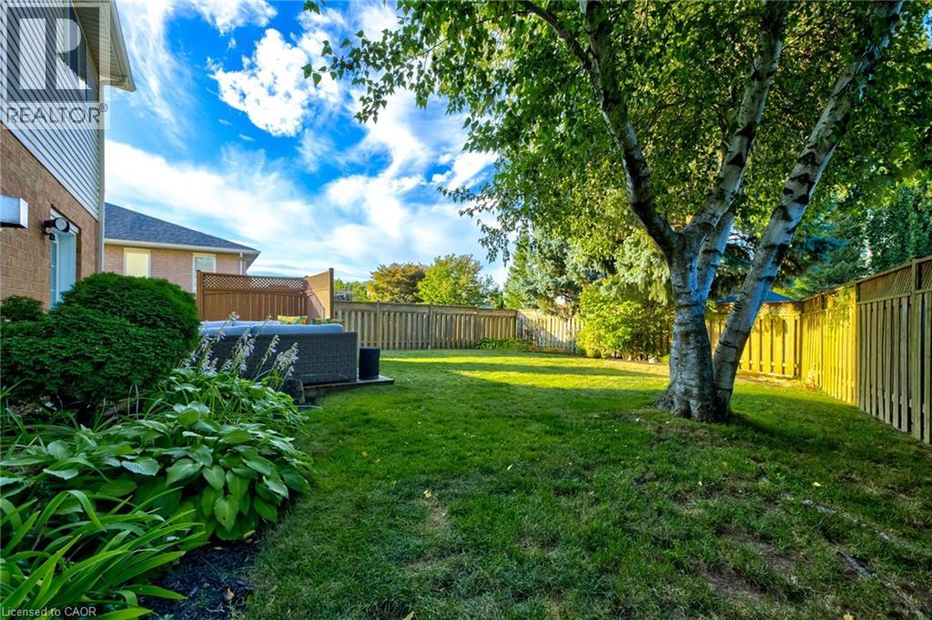 Photo 40 of 122 Westcliff Way, Cambridge ON