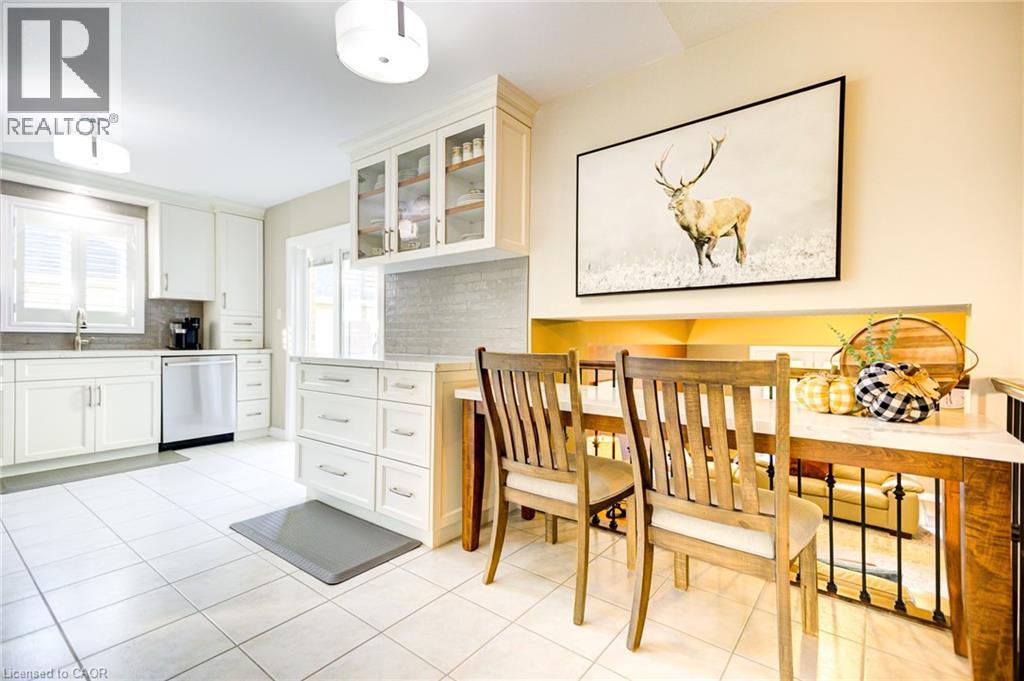 Photo 18 of 122 Westcliff Way, Cambridge ON