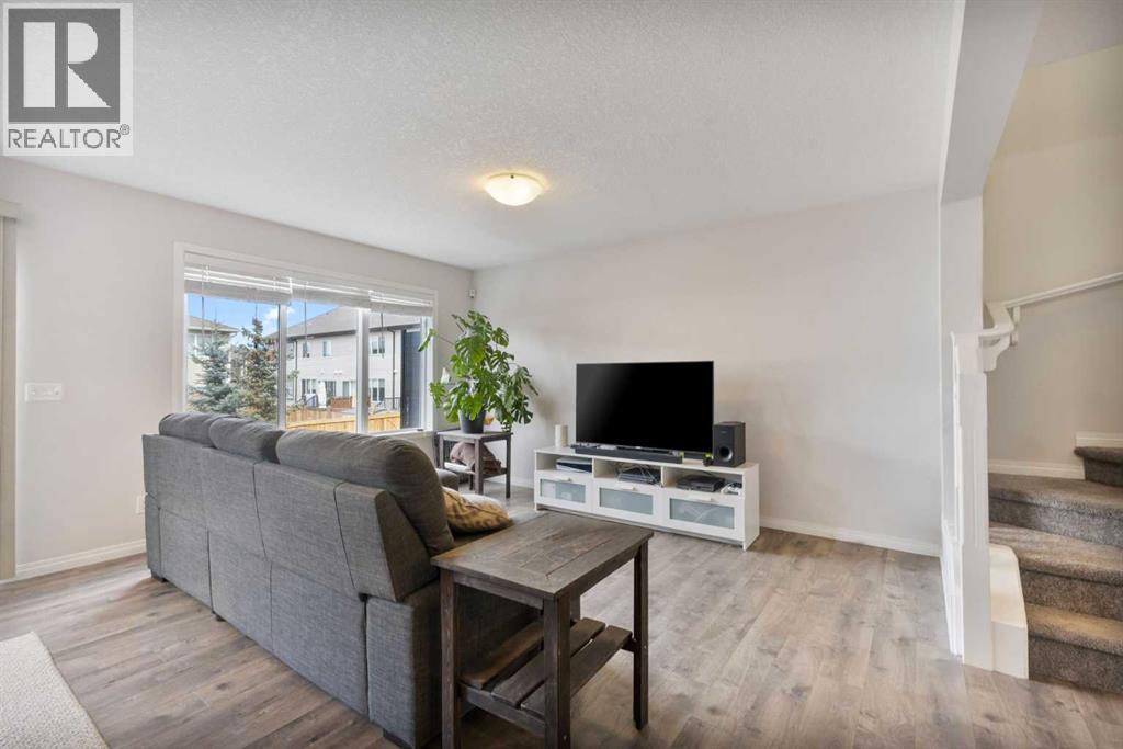 Photo 7 of 234 Hillcrest Square Sw, Airdrie AB