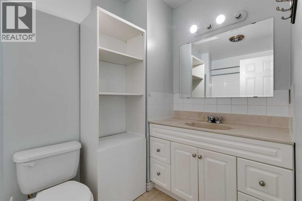Photo 17 of 631 37 Street Sw, Calgary AB