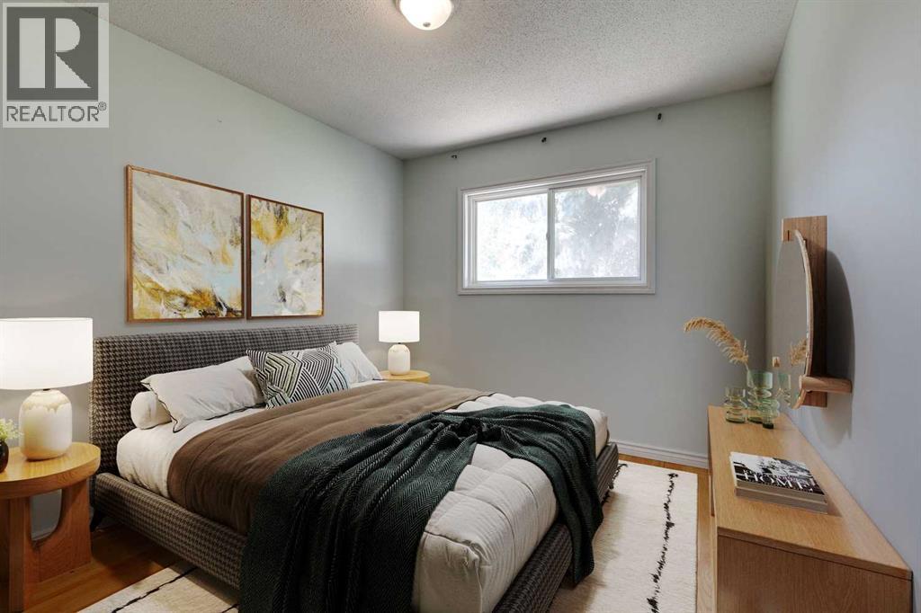 Photo 15 of 631 37 Street Sw, Calgary AB