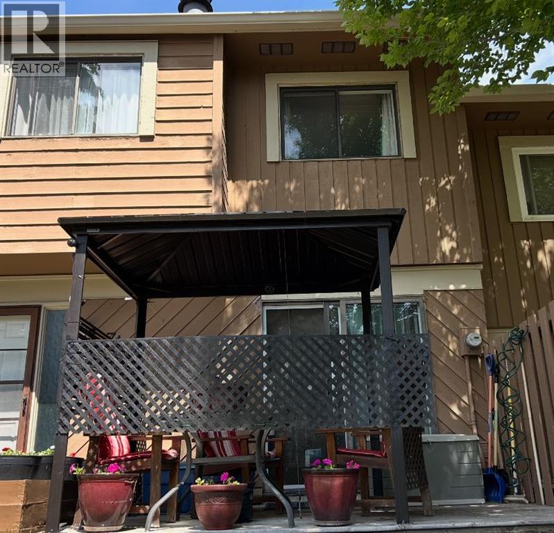 Photo 1 of 71 4940 39 Avenue Sw, Calgary AB