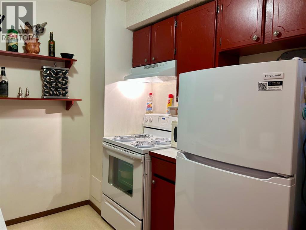 Photo 4 of 71 4940 39 Avenue Sw, Calgary AB