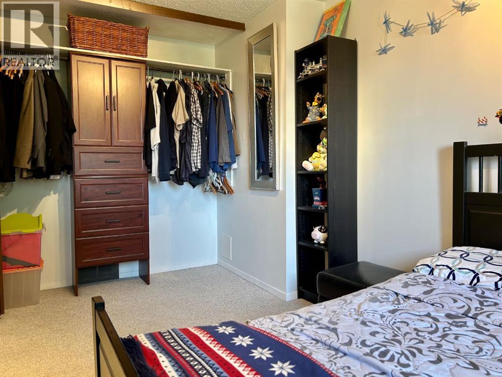 Photo 10 of 71 4940 39 Avenue Sw, Calgary AB