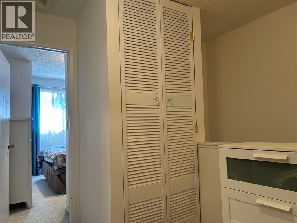 Photo 14 of 71 4940 39 Avenue Sw, Calgary AB