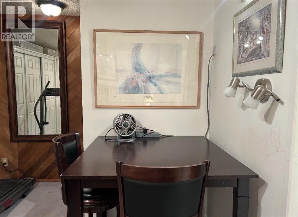 Photo 19 of 71 4940 39 Avenue Sw, Calgary AB