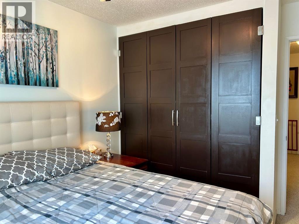 Photo 12 of 71 4940 39 Avenue Sw, Calgary AB