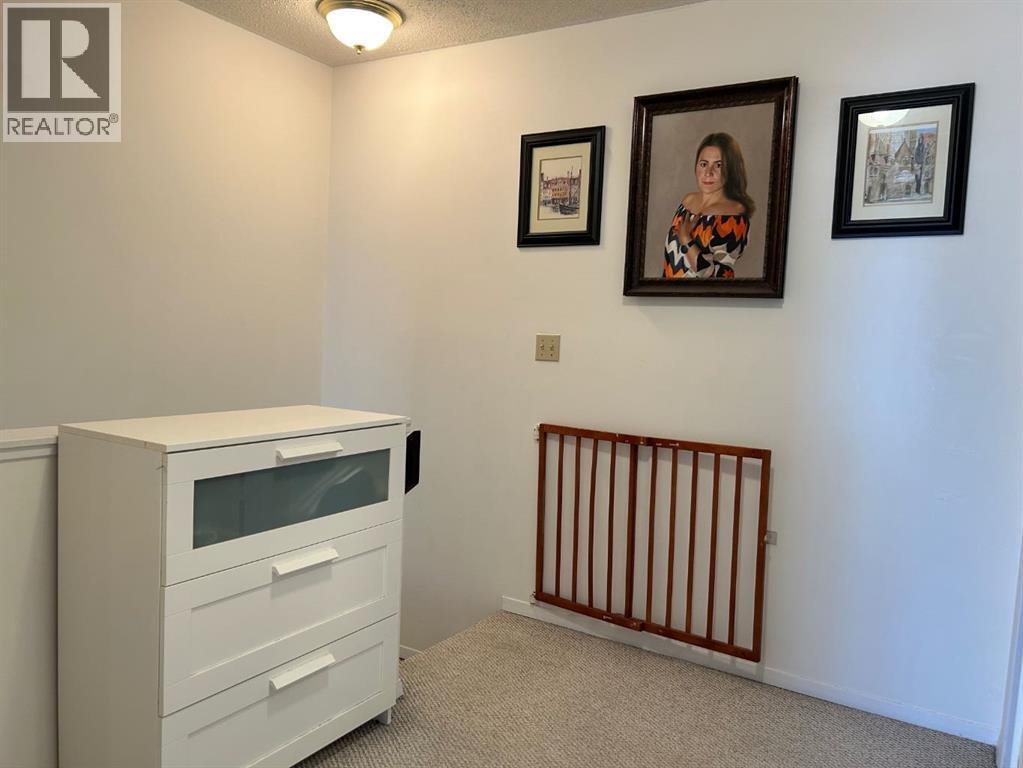 Photo 15 of 71 4940 39 Avenue Sw, Calgary AB