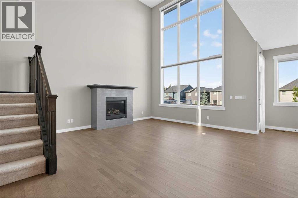 Photo 13 of 574 Sherwood Boulevard Nw, Calgary AB