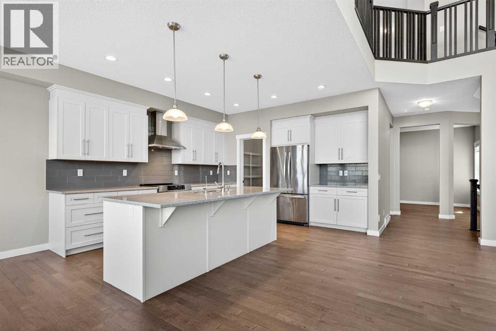 Photo 11 of 574 Sherwood Boulevard Nw, Calgary AB