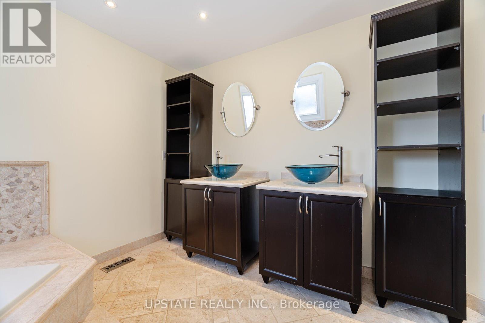 Photo 36 of 99 Kenpark Avenue, Brampton ON
