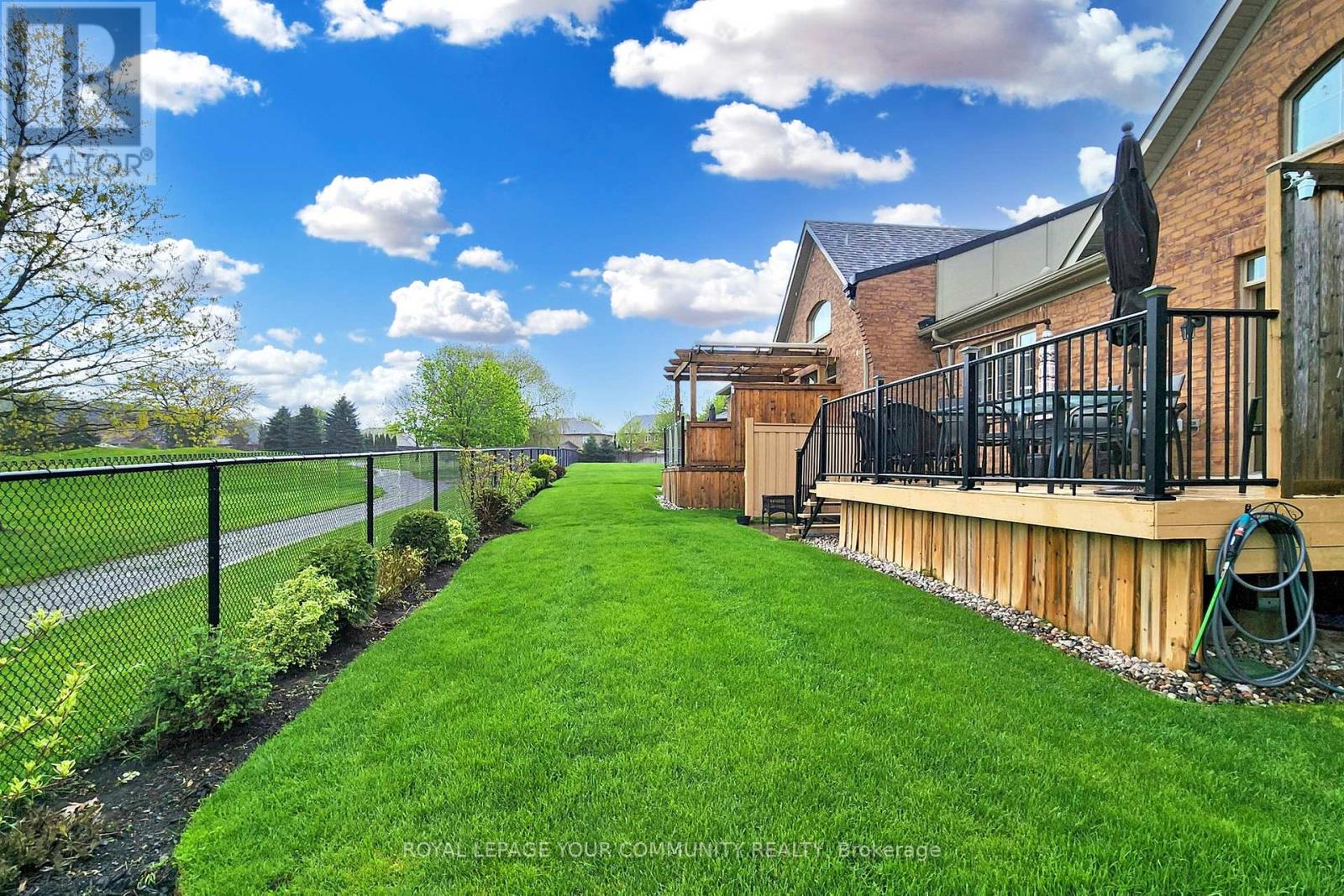 Photo 44 of 9 Bill Knowles Street, Uxbridge ON