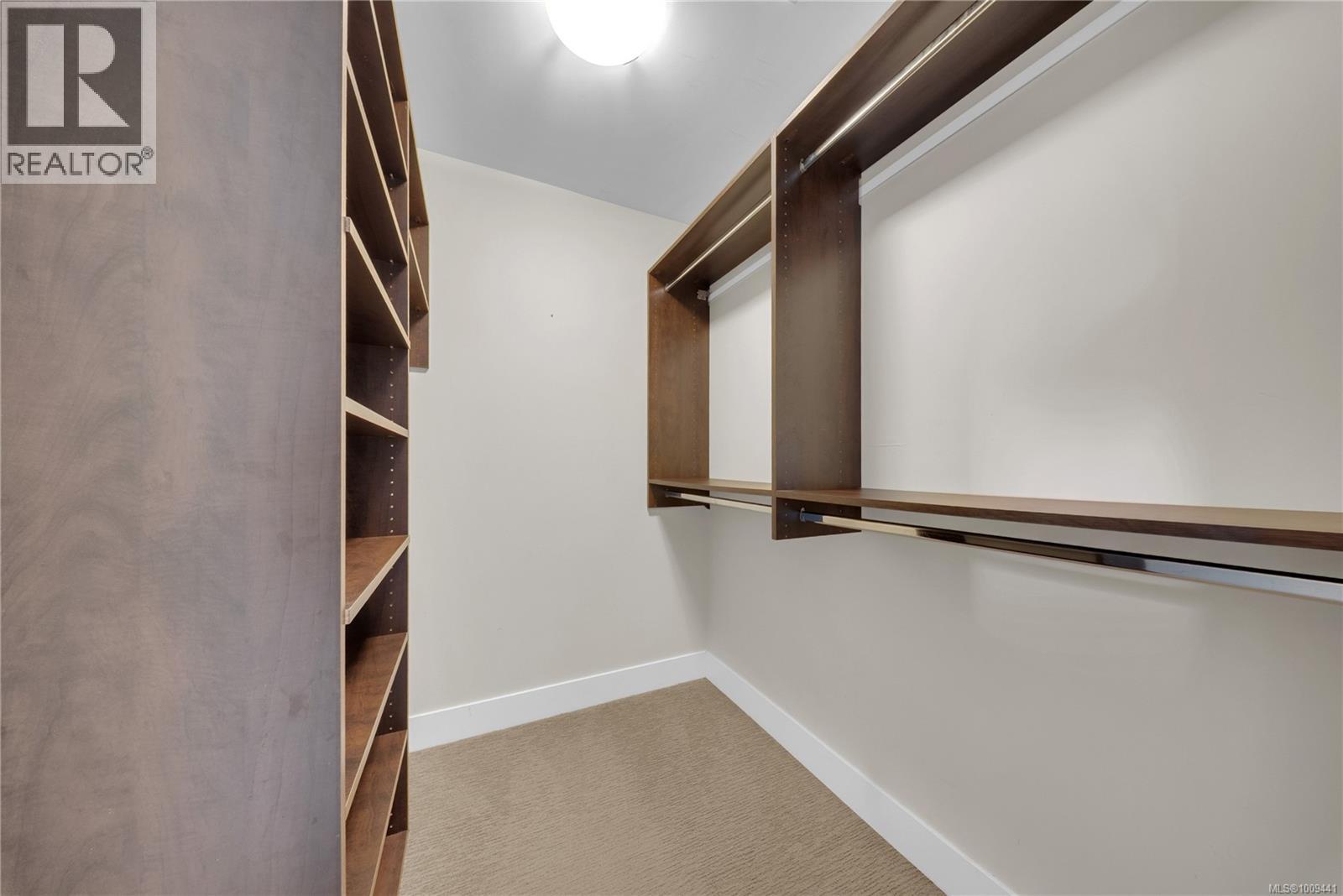 Photo 14 of 17 675 Superior St, Victoria BC
